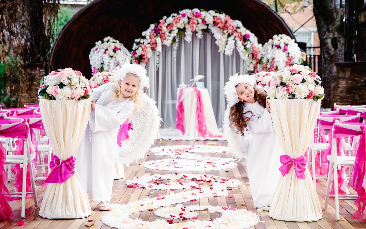Свадебная церемония в розовом стиле