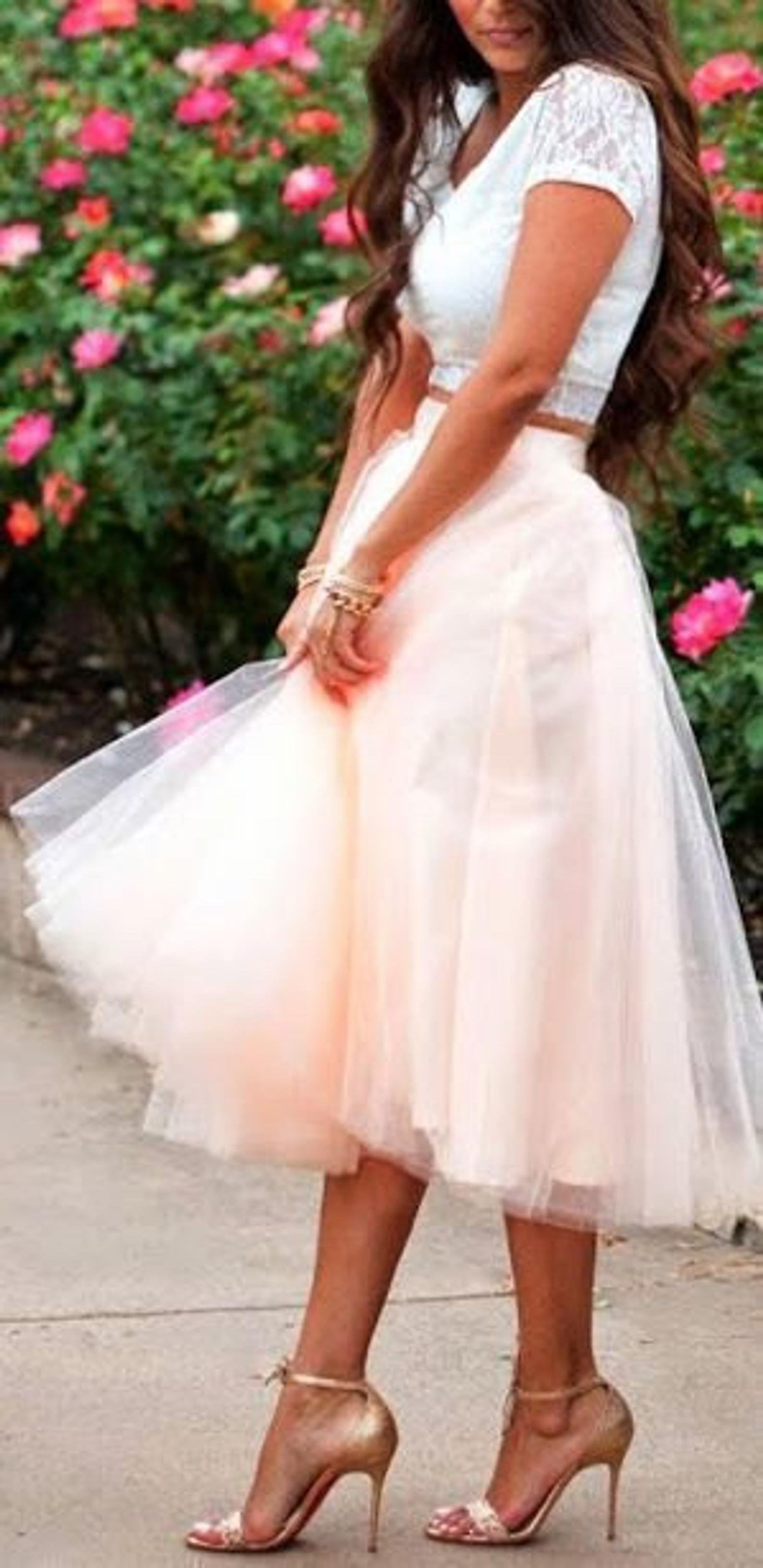 Свадебный костюм юбка. Образ на свадьбу. Образ с пышной юбкой. Образ на свадьбу с пышной юбкой. Образ невесты с юбкой пачкой.