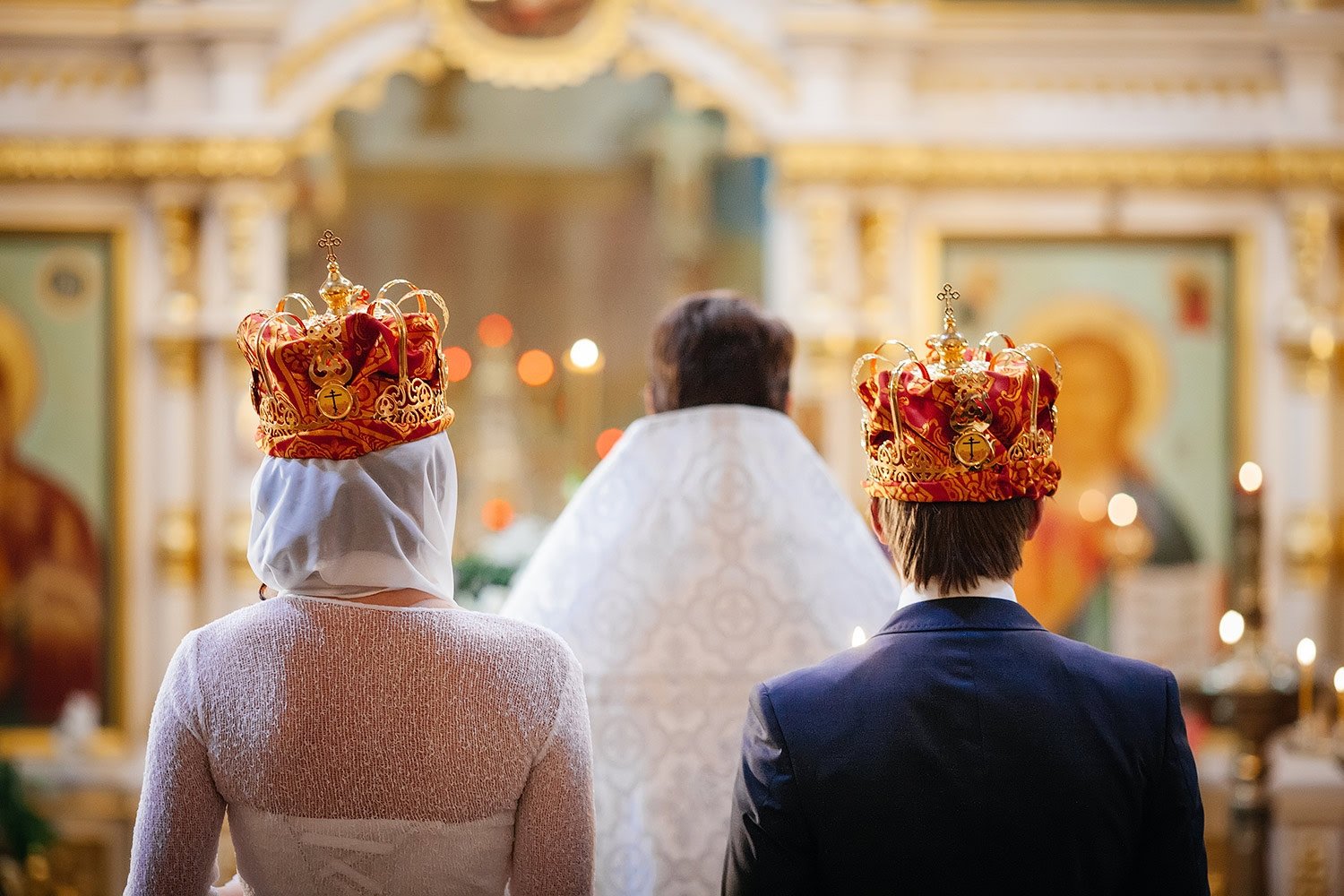 Почему заключение брака в церкви называется венчание. Венчание в христианстве. Церемония венчания в церкви. Свадьба в православной церкви. Красивое венчание.