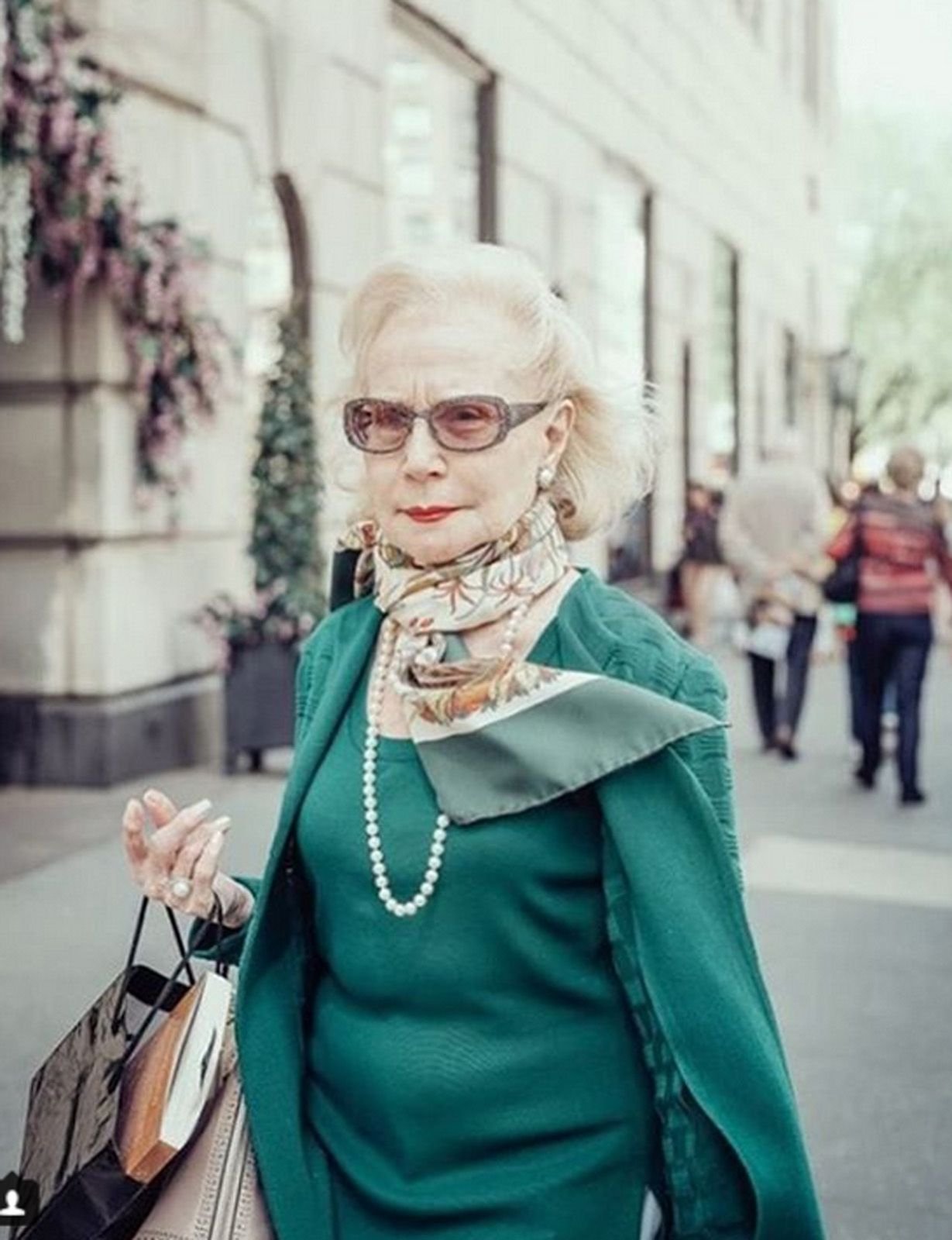 Очень пожилые дамы. Элегантная Джойс Карпати. Стильные бабушки. Модные и элегантные старушки. Мода для пожилых.