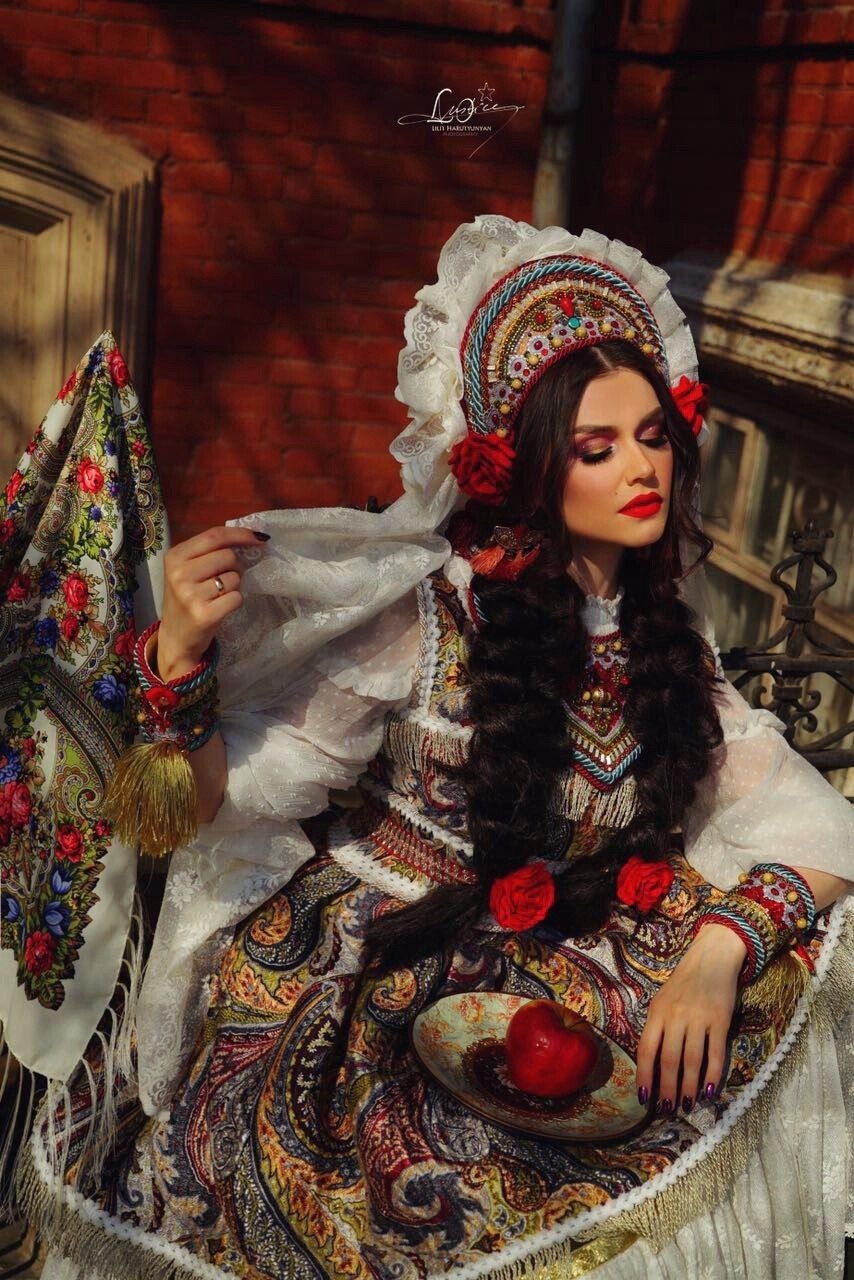 Кокошник русская красавица Маргарита Карева