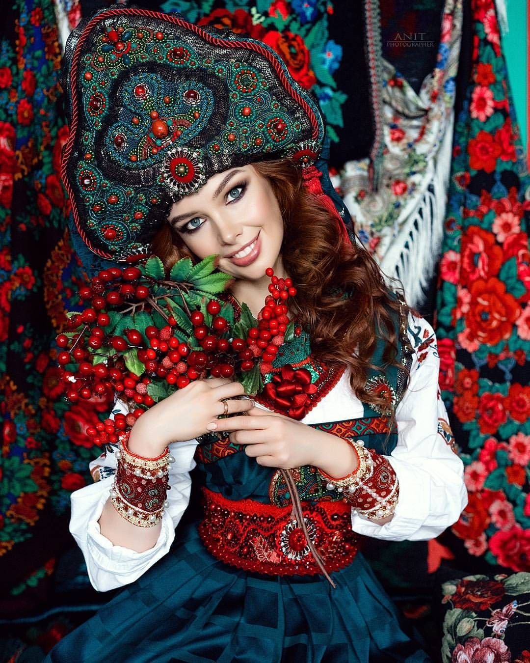 Платье в фольклорном стиле