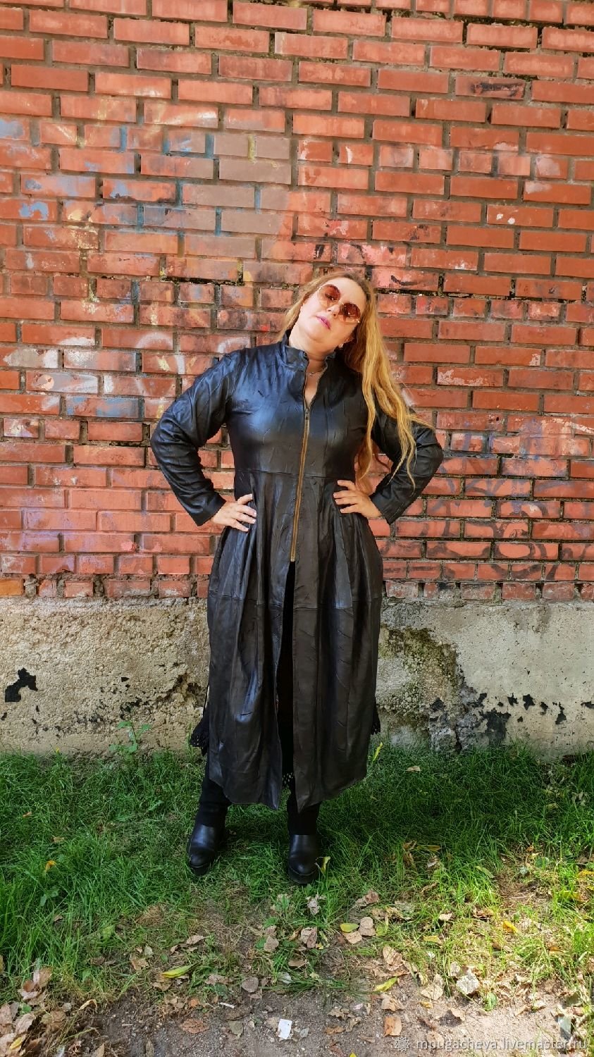Кожаный плащ женский