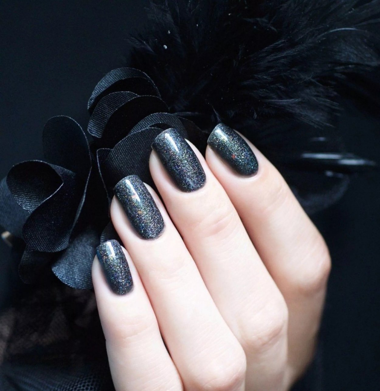 Дизайн ногтей с чёрным цветом