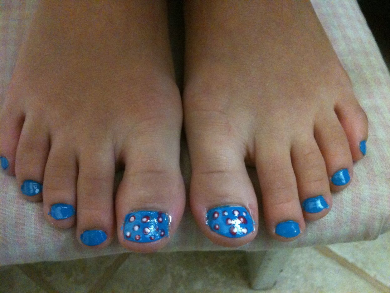 Кира Сысоева long Toenails