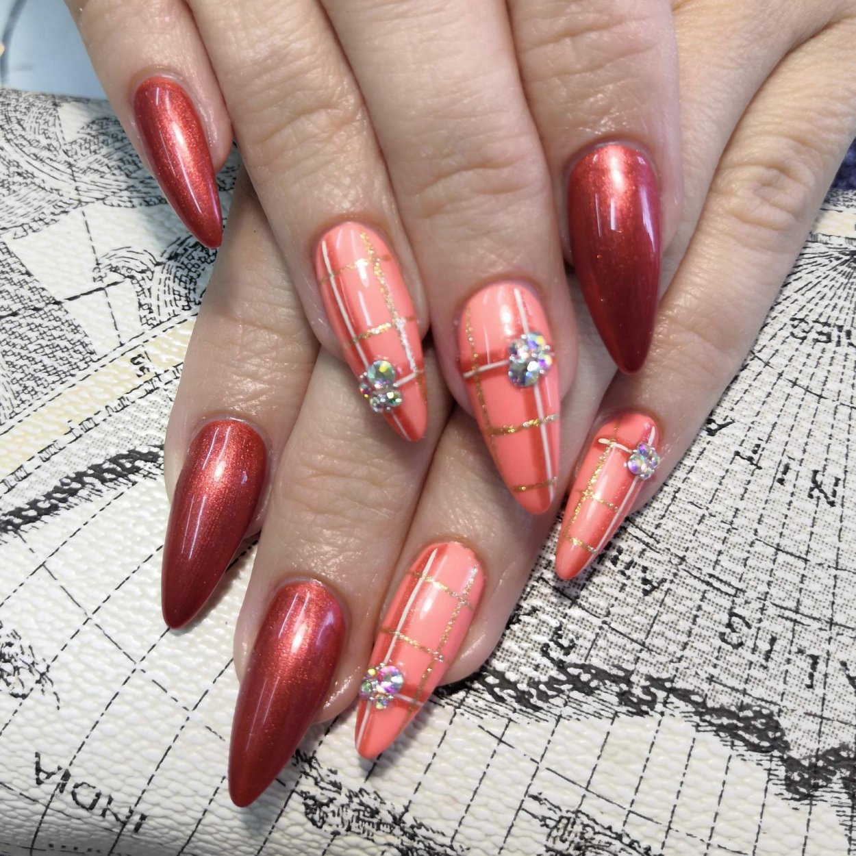 Терракотовый маникюр