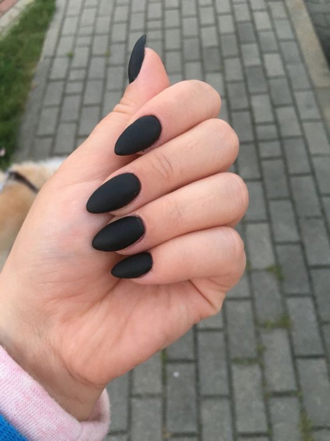 Черные матовые ногти