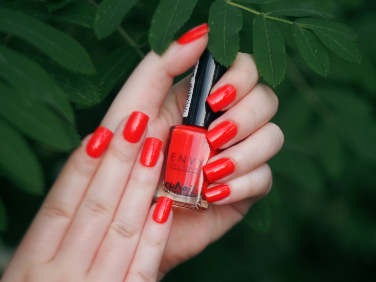 Essie оттенки красного