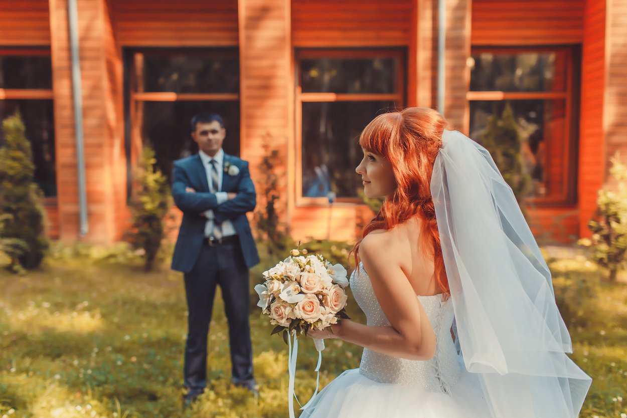 Четыре свадьбы рыжая невеста