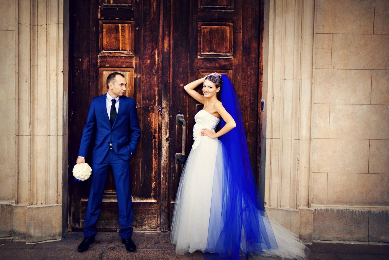 Жених и невеста в синем