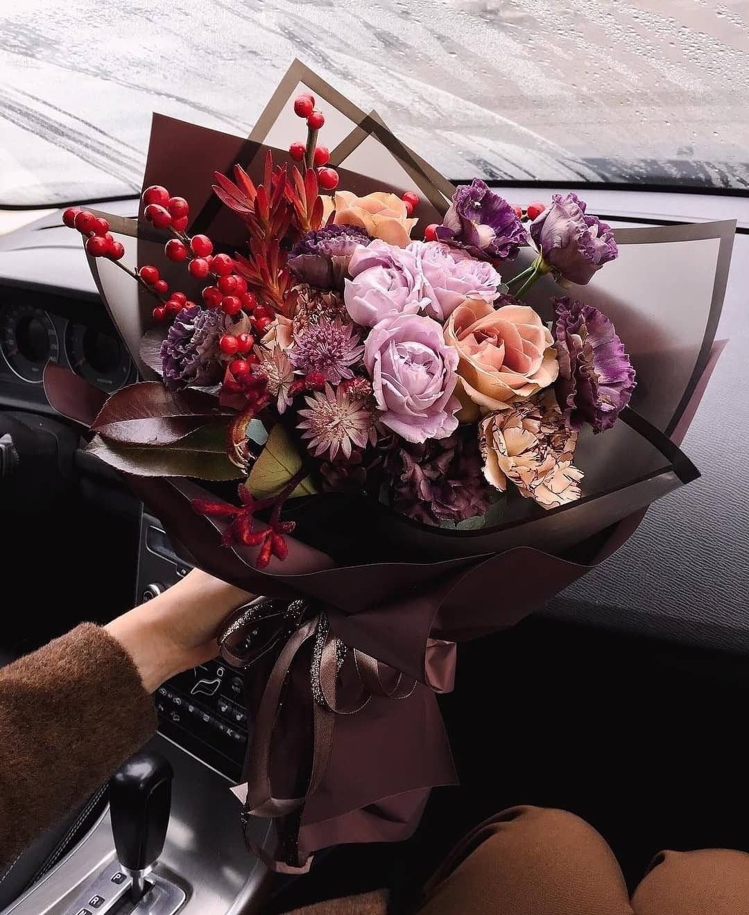 Стильные букеты в авто