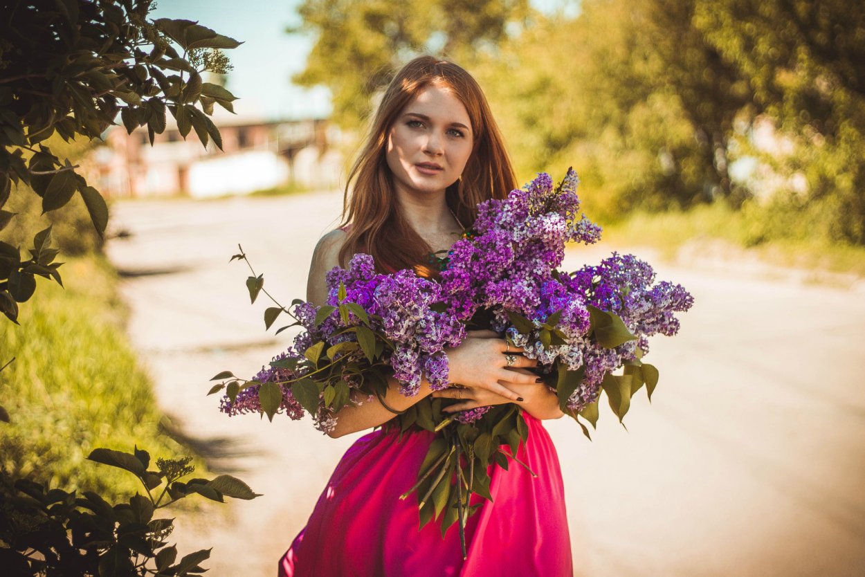 Женщина с цветами