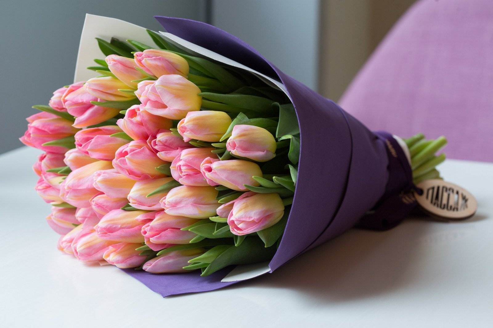 Сколько тюльпанов в букете на 8. Цветы тюльпаны. Красивые тюльпаны. Букет из тюльпанов. Шикарный букет тюльпанов.