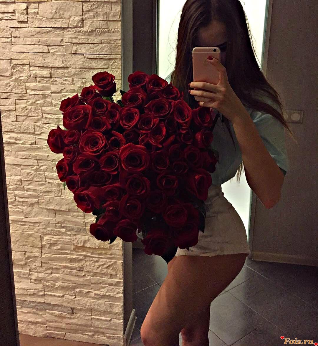 Девушка с розой