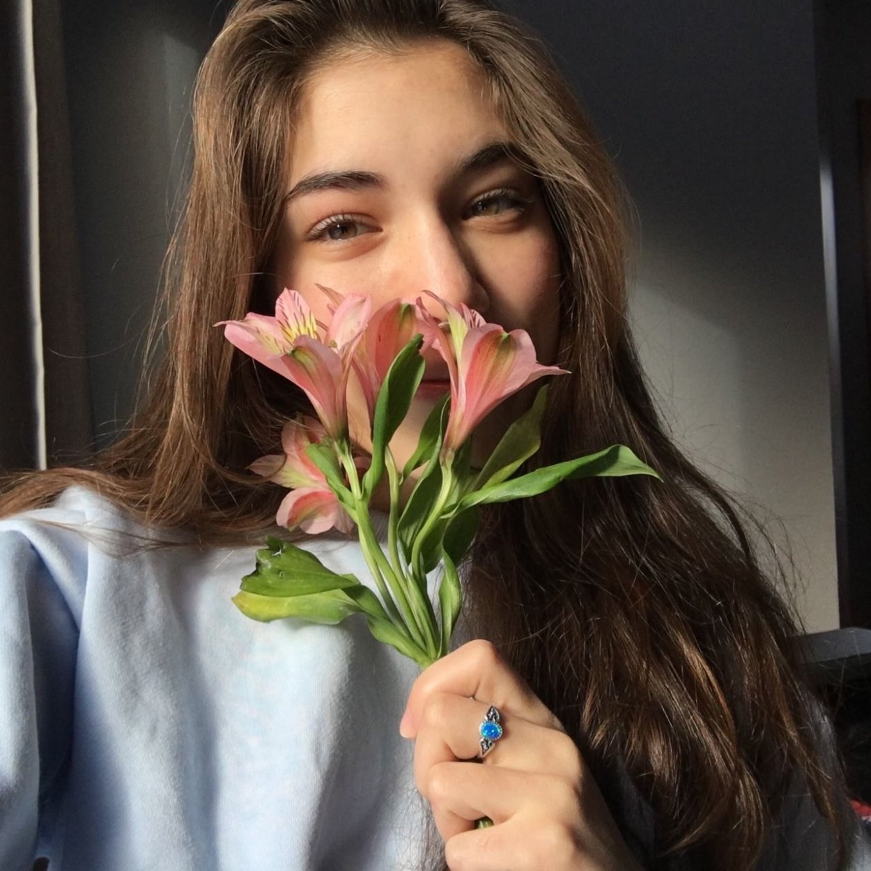 Красивое селфи с цветами