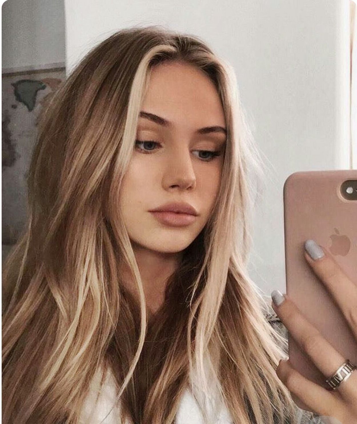 Анна Селезнева цвет волос