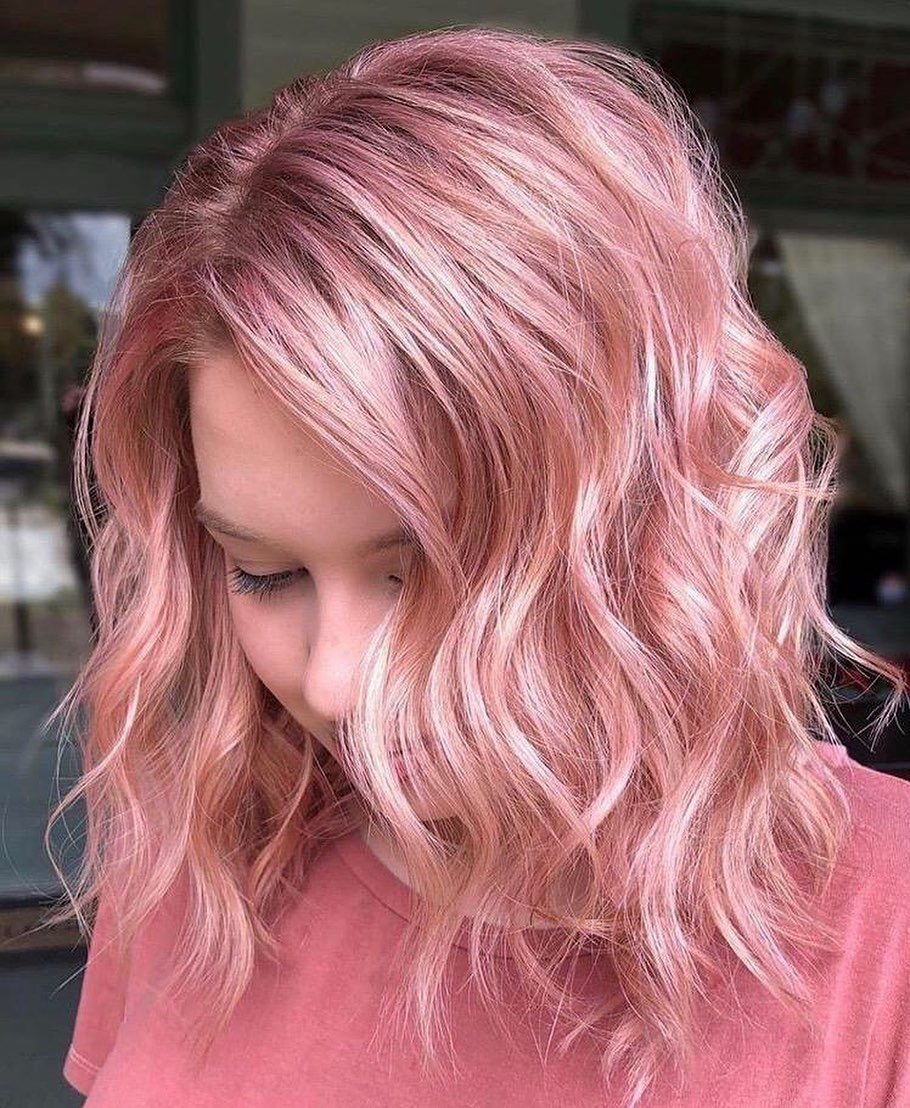 Цвет розовое золото краска для волос фото на волосах