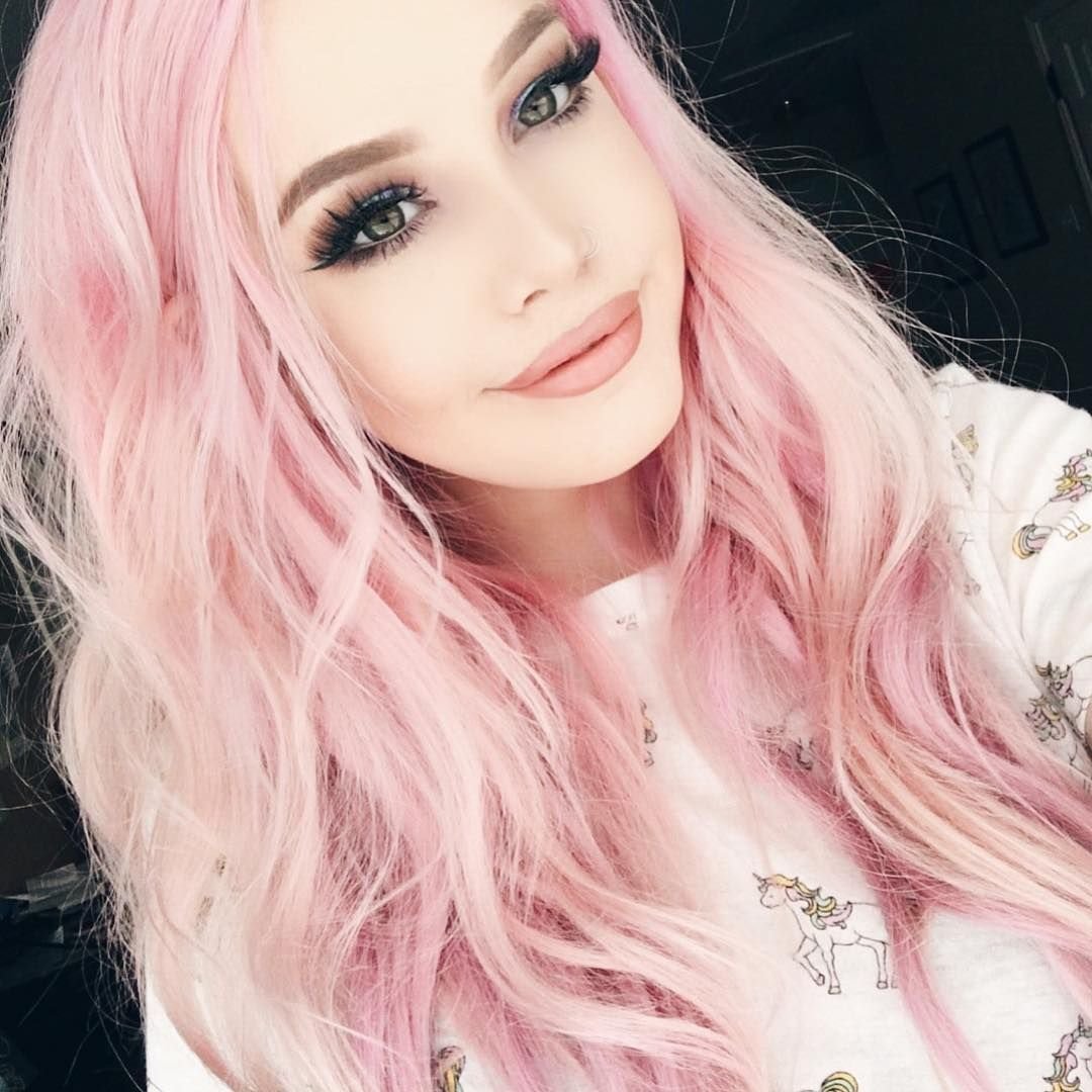 Блондинка розовые волосы