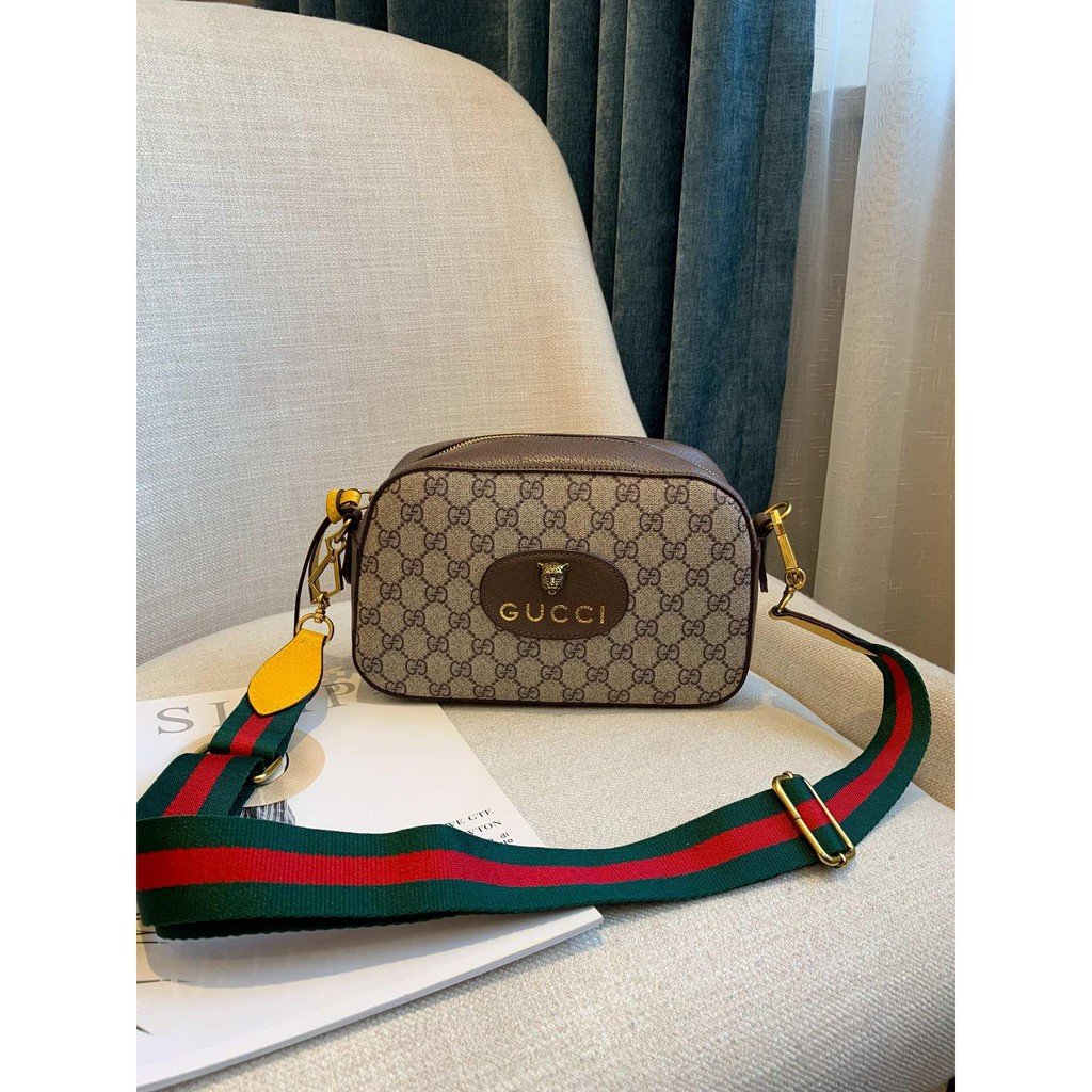Gucci gg Supreme Bag with Tiger