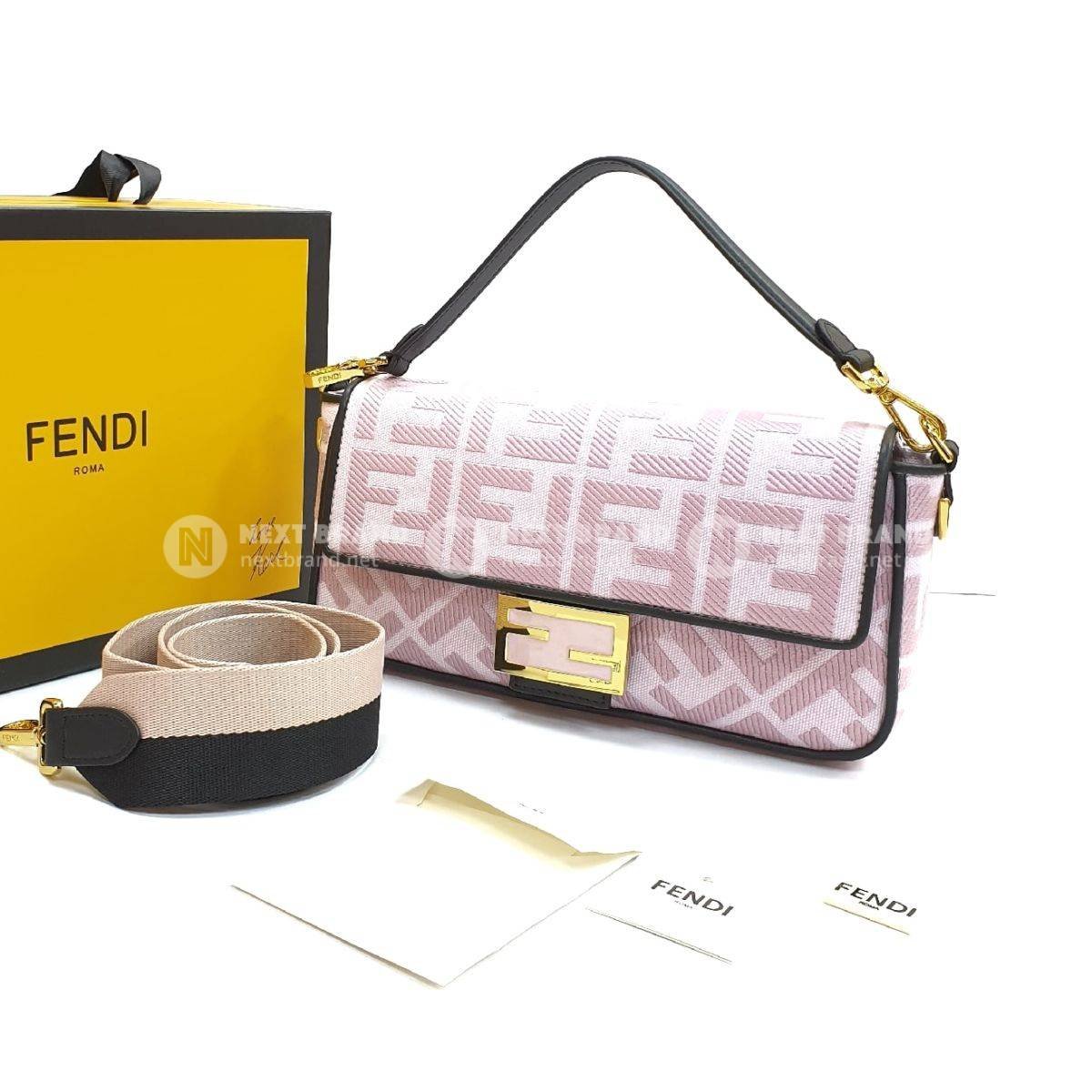 Сумка Fendi Peekaboo 2020