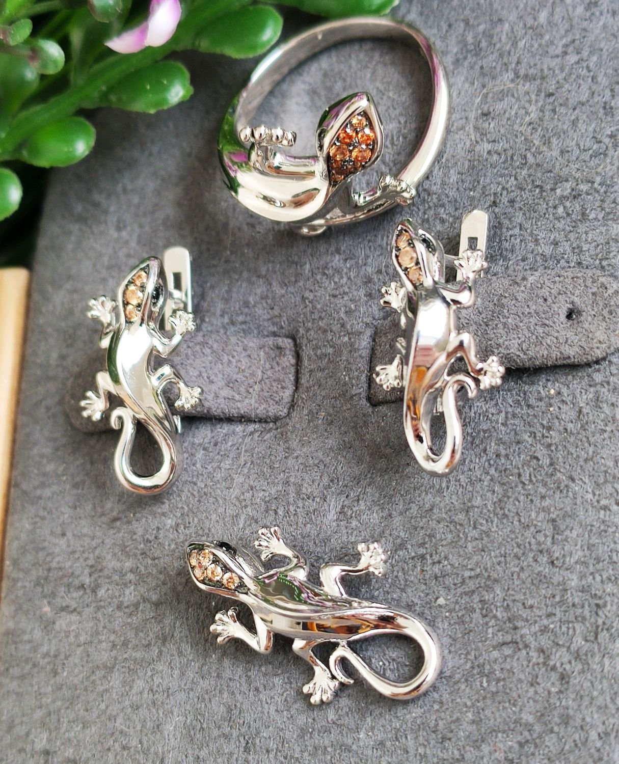 Сережки пусеты ящерка