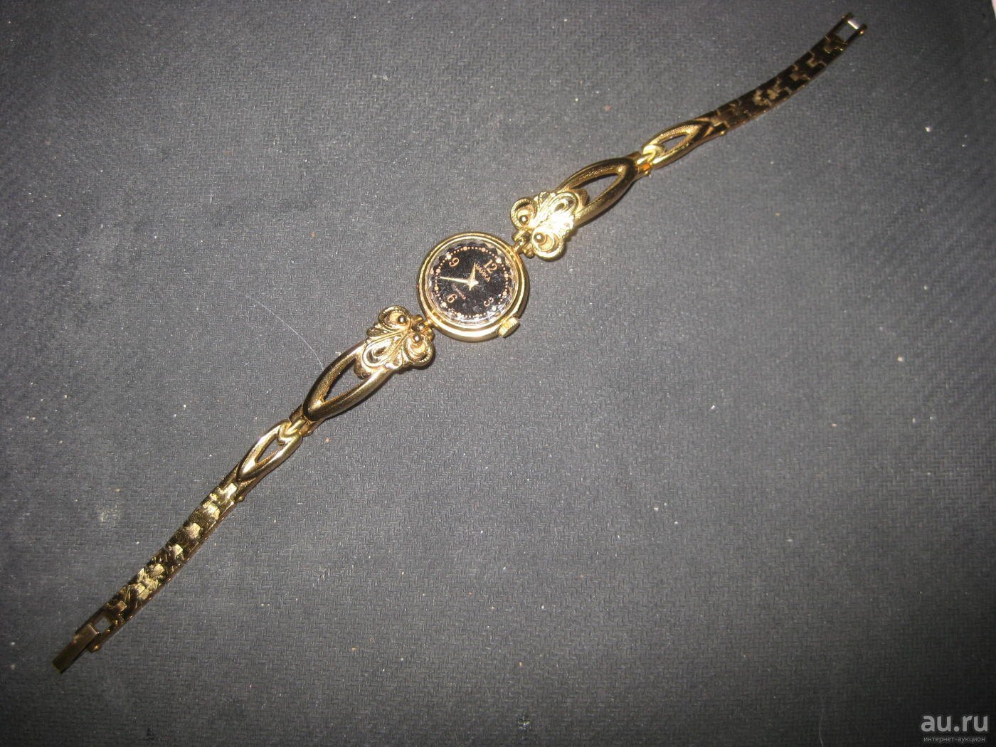 Женские золотые часы чайка с золотым браслетом. Часы Чайка 1601а. Часы Чайка 17 камней. Часы Чайка 17 камней женские. Часы Чайка 17 камней с янтарным браслетом.