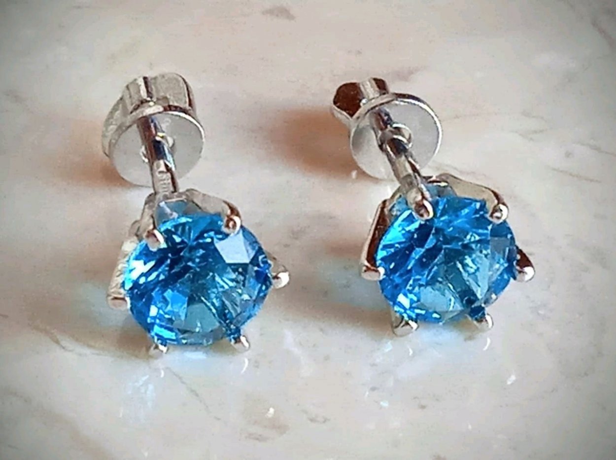 Серьги с топазом в серебре