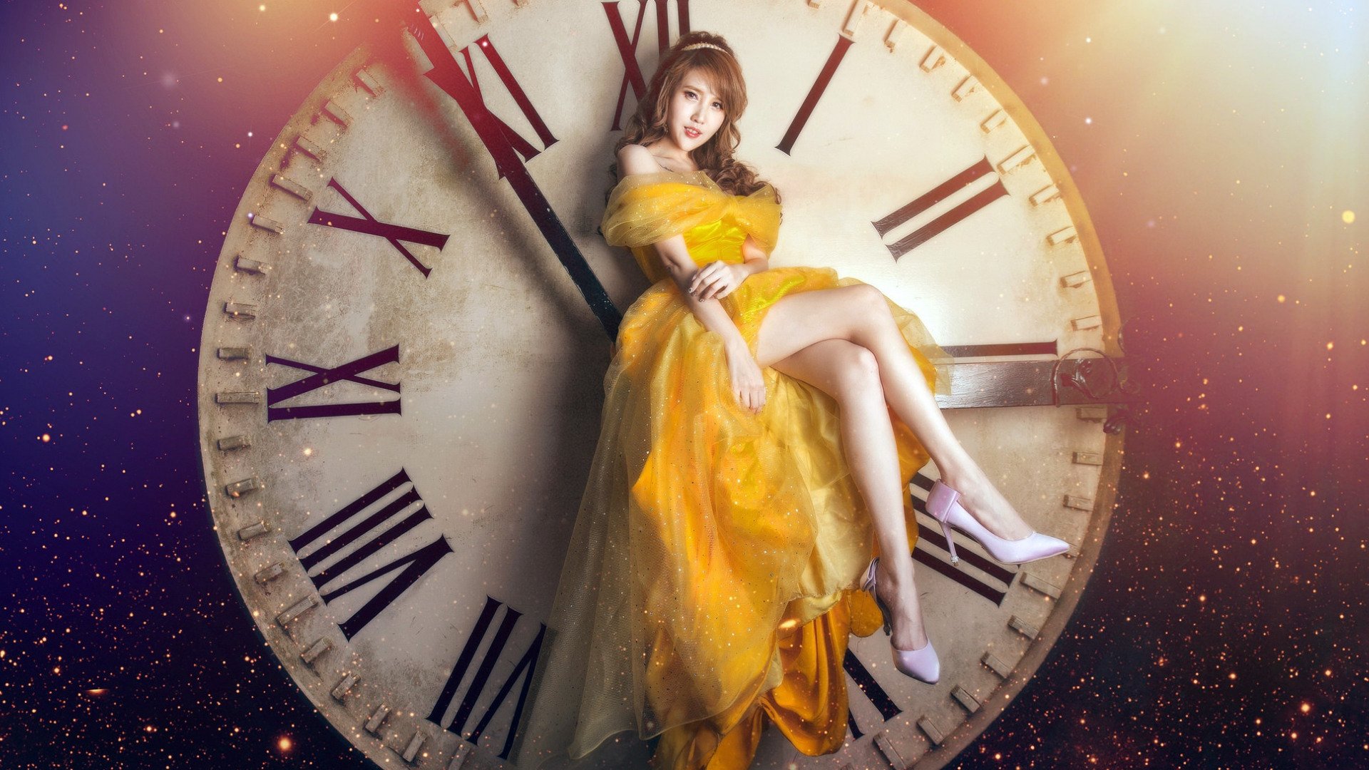 Время меняться обои. Фотосессия с часами. Девушка с часами. Часы для женщин. Красивая девушка с часами.
