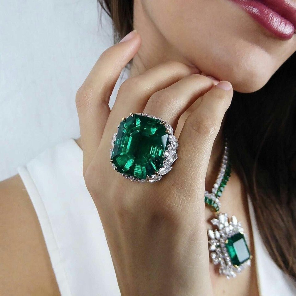 Graff Emerald Earrings