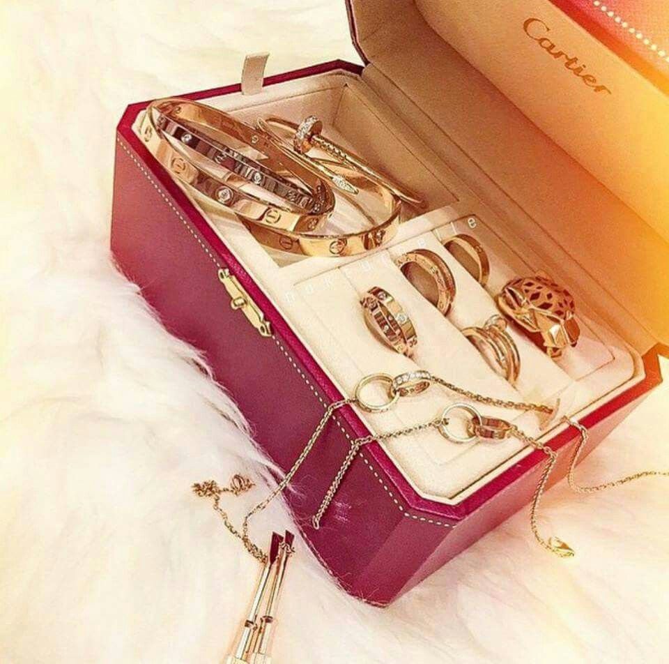 Стильные серьги