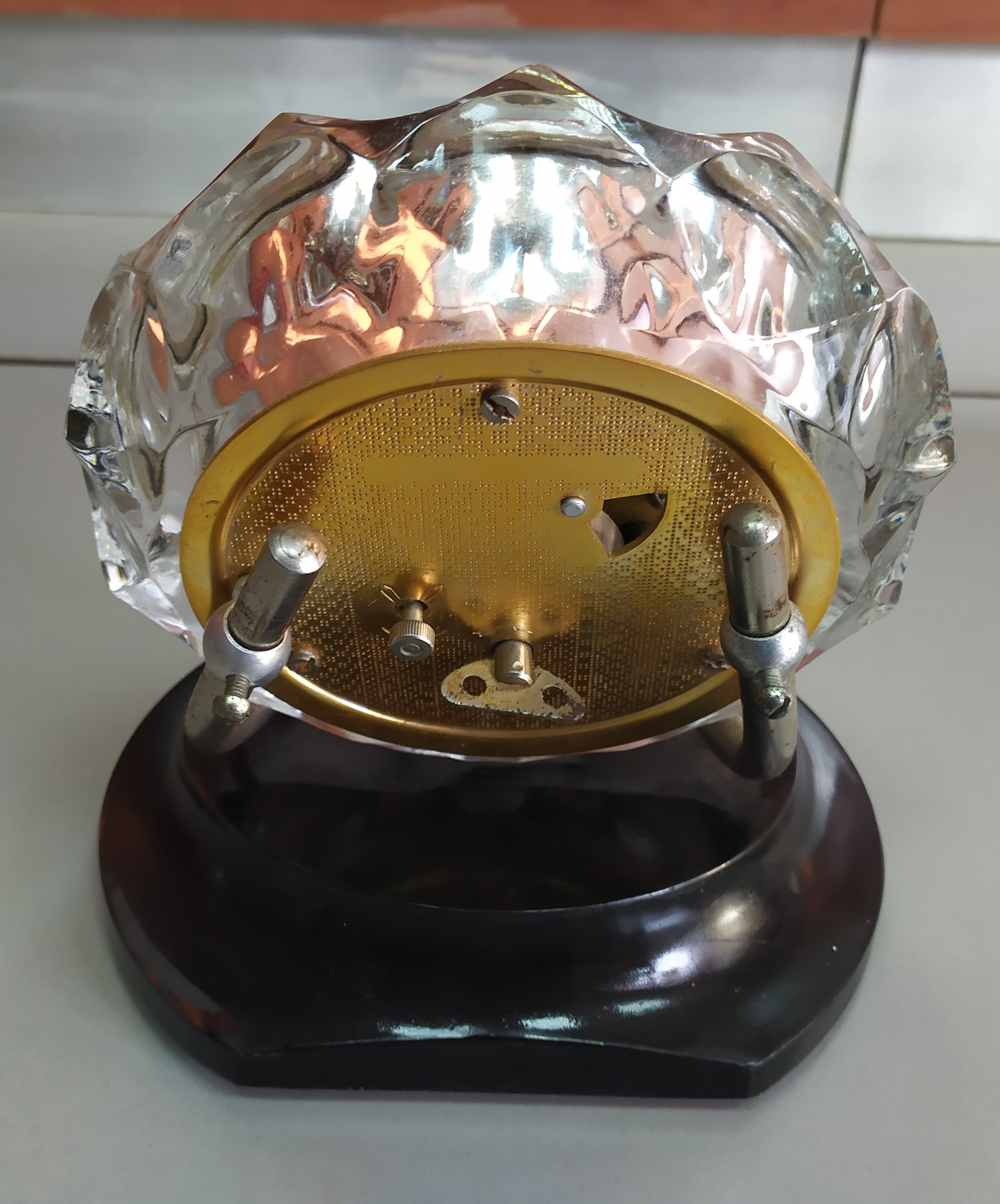 Часы Маяк кварц в Хрустальном корпусе