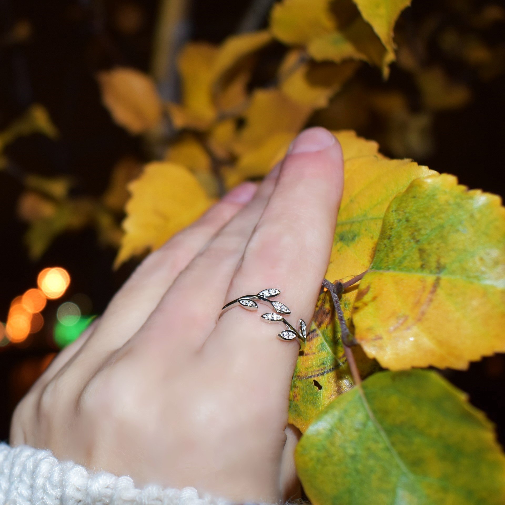 Кольца с листьями
