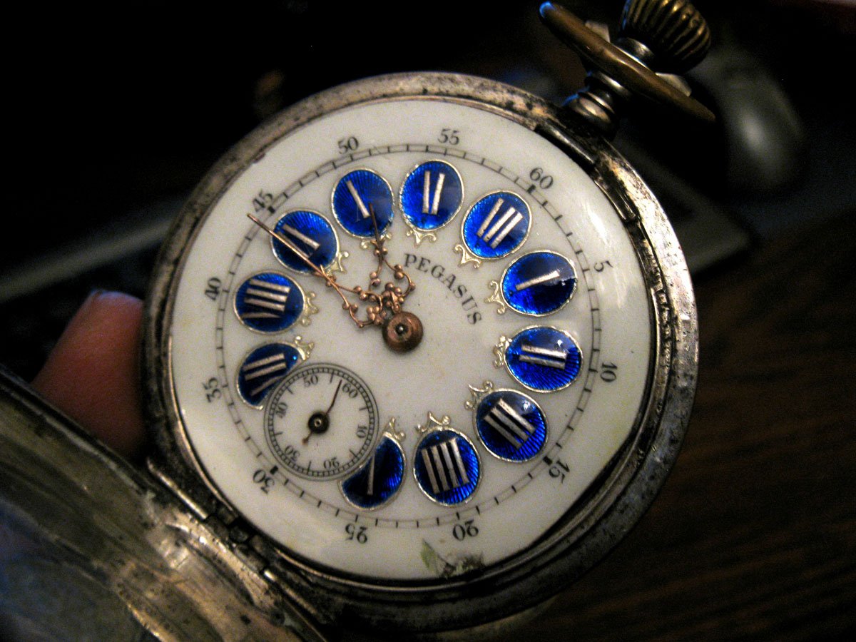 Старые русские часы. Часы Брегет карманные серебряные.