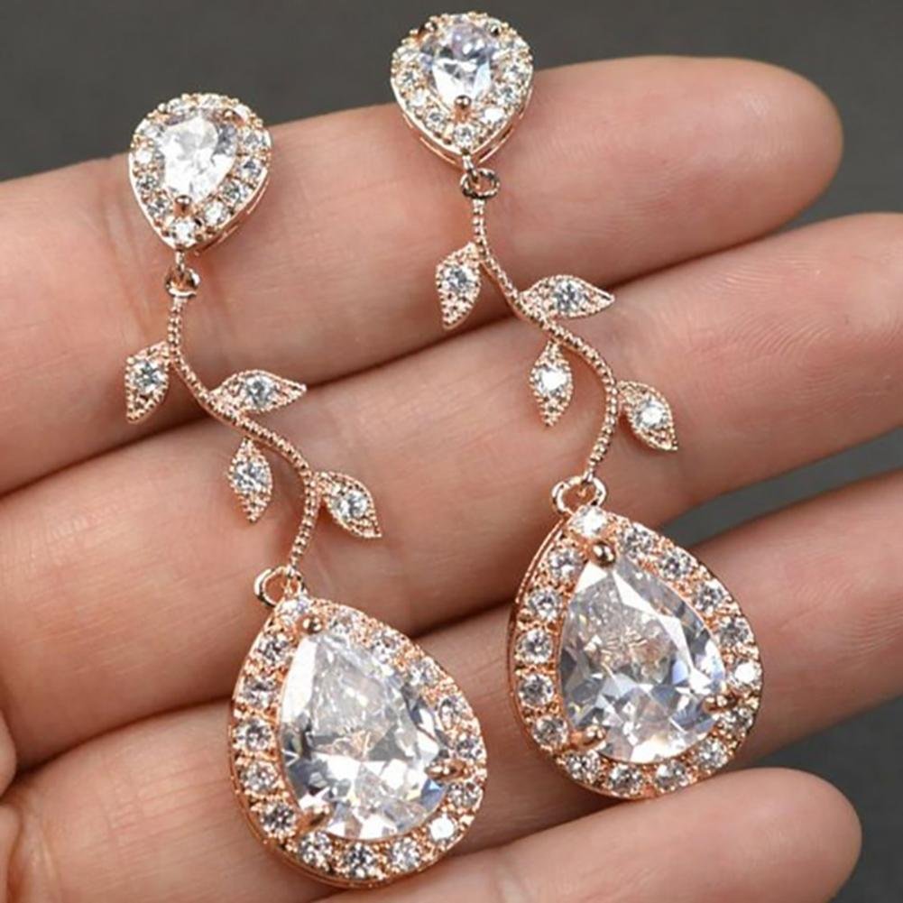 Серьги Leaf Diamond Earrings –
