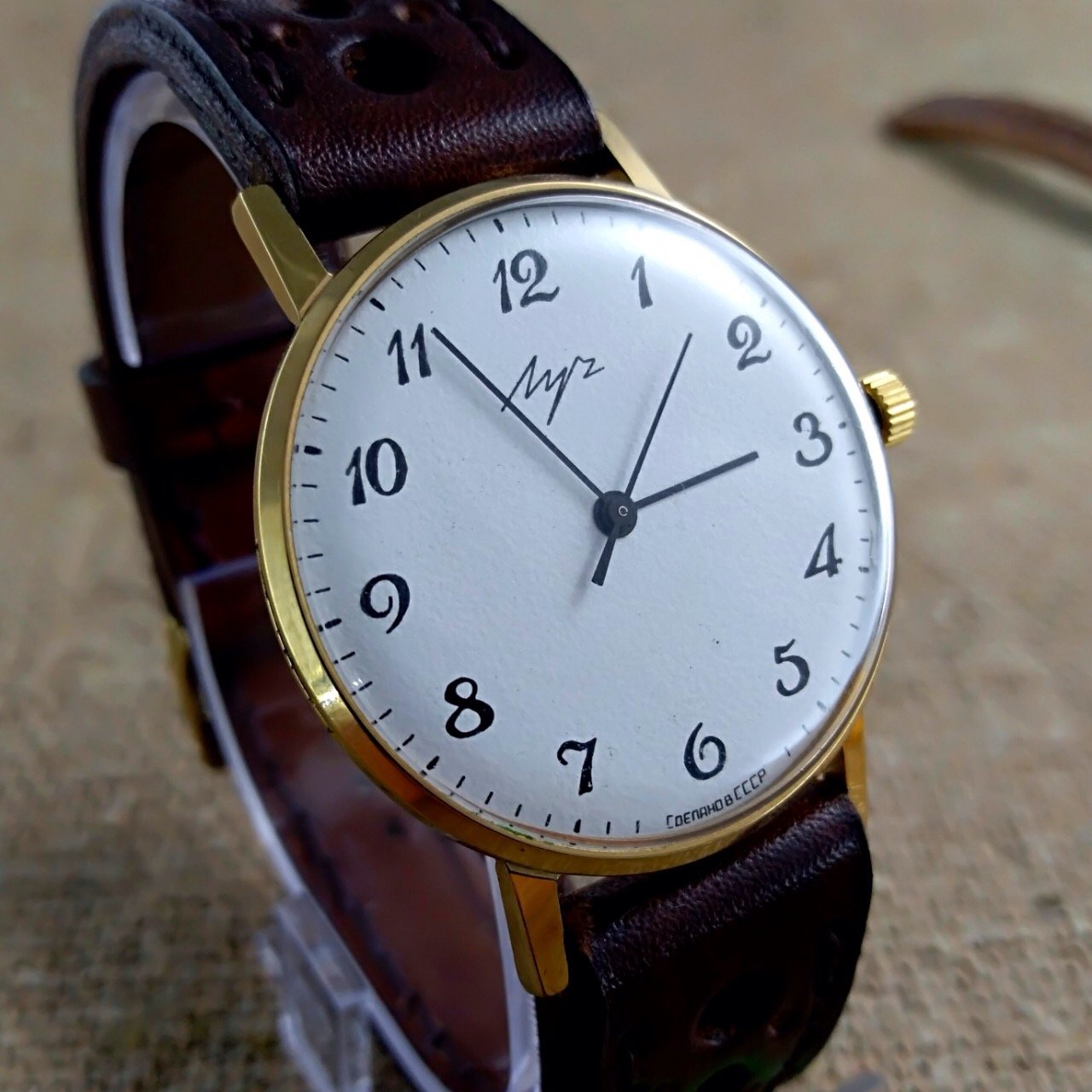 Часы луч зеленые. Белорусские часы Луч 32721. Часы Луч механика 2209. Наручные часы Луч 929467374. Часы Луч 1956.