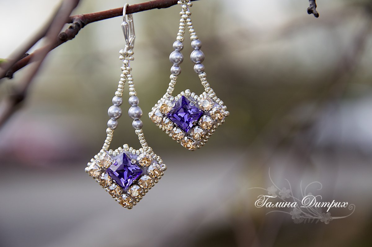 Серьги из бисера с кристаллами