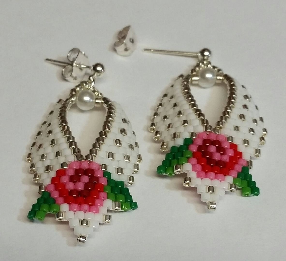 Серьги роза кирпичное плетение