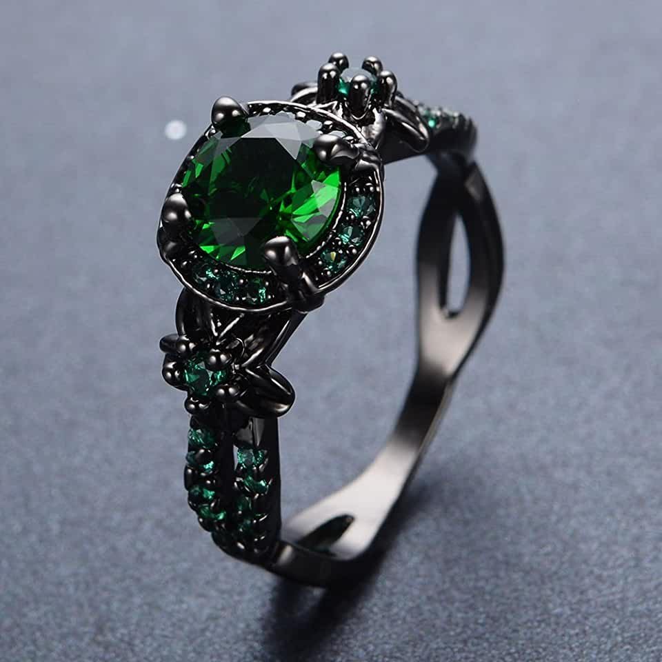 Серьги с зеленым камнем