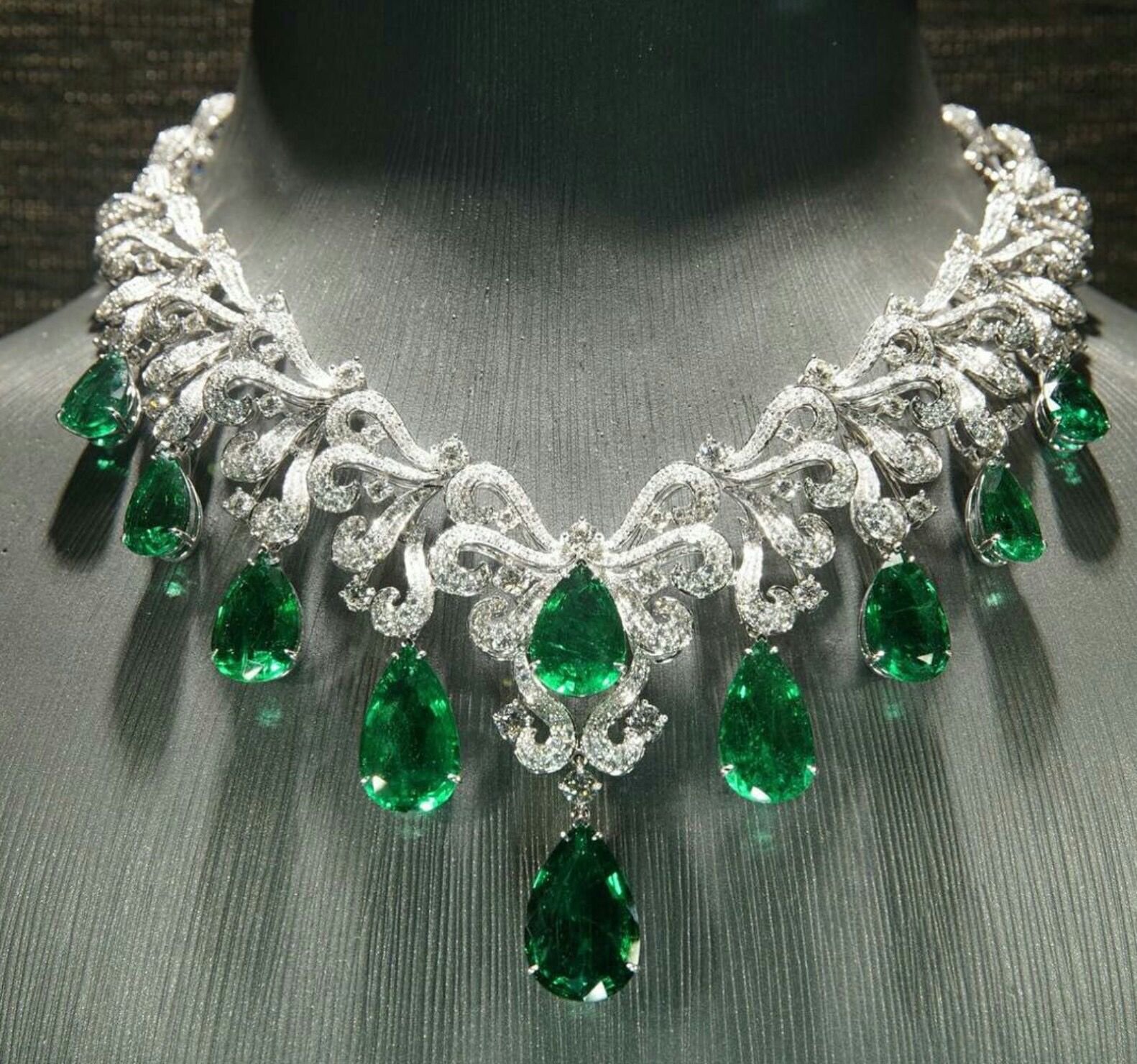 «Изумрудное ожерелье» (1903—1904 гг.)