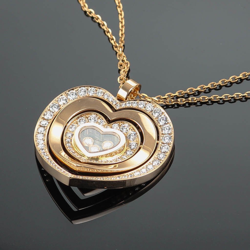 Браслет Chopard на руке
