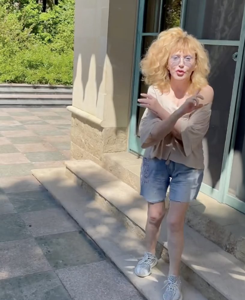Пугачева худые ноги