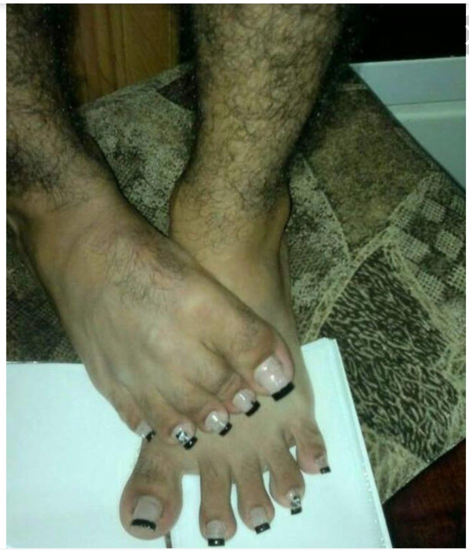 Длинные грязные ногти на ногах