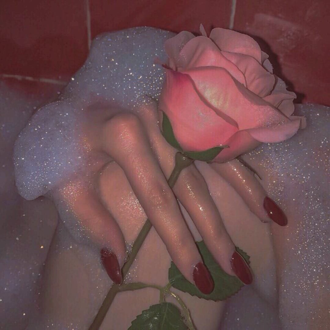 Розы в воде Эстетика