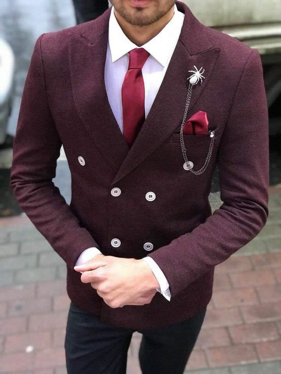 Бордовый пиджак
