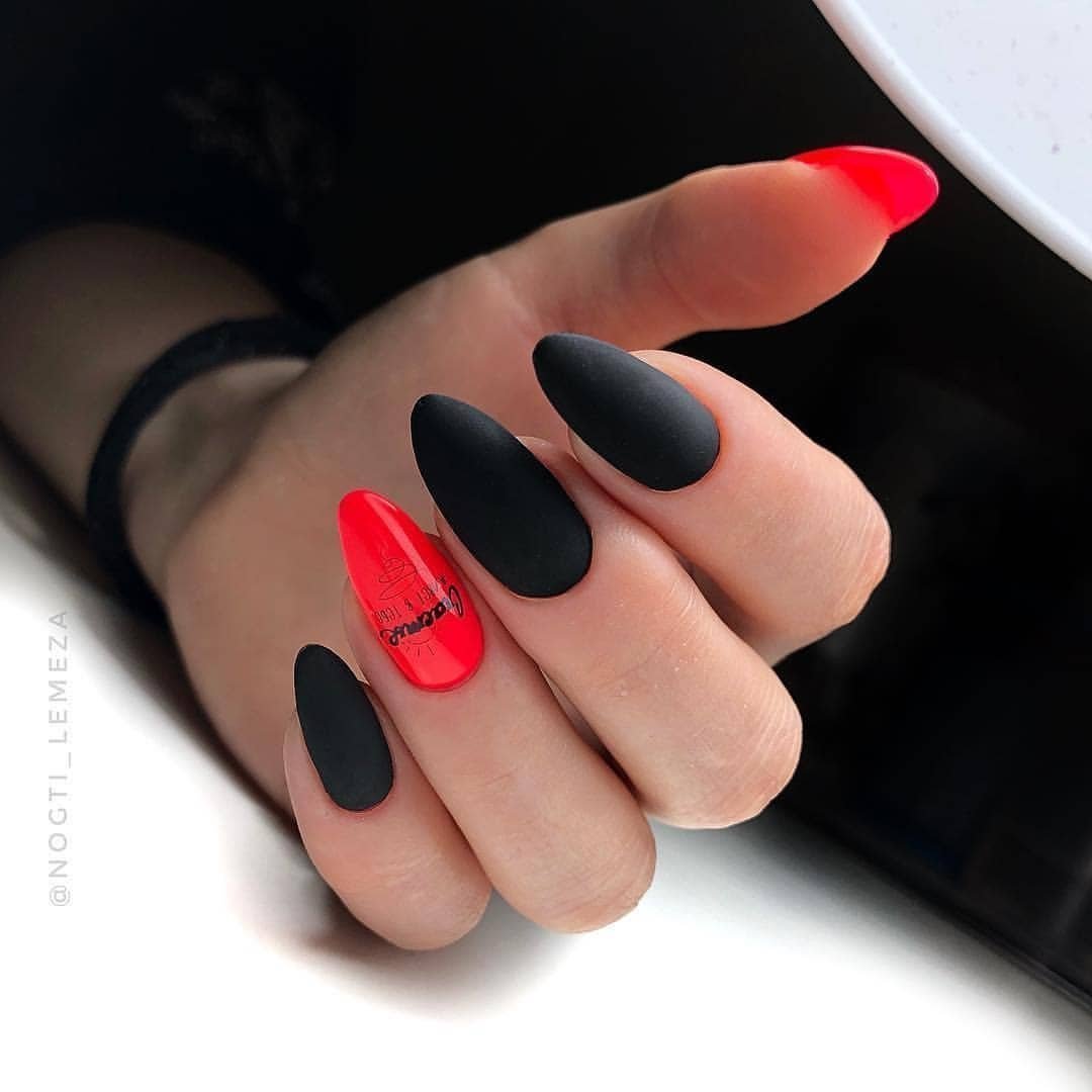 Черно красные матовые ногти