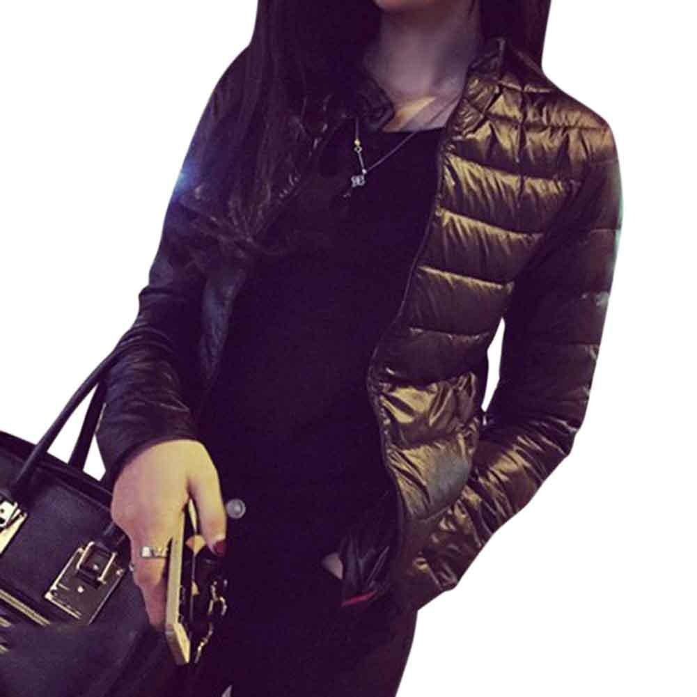 Брюнетка в куртке со спины