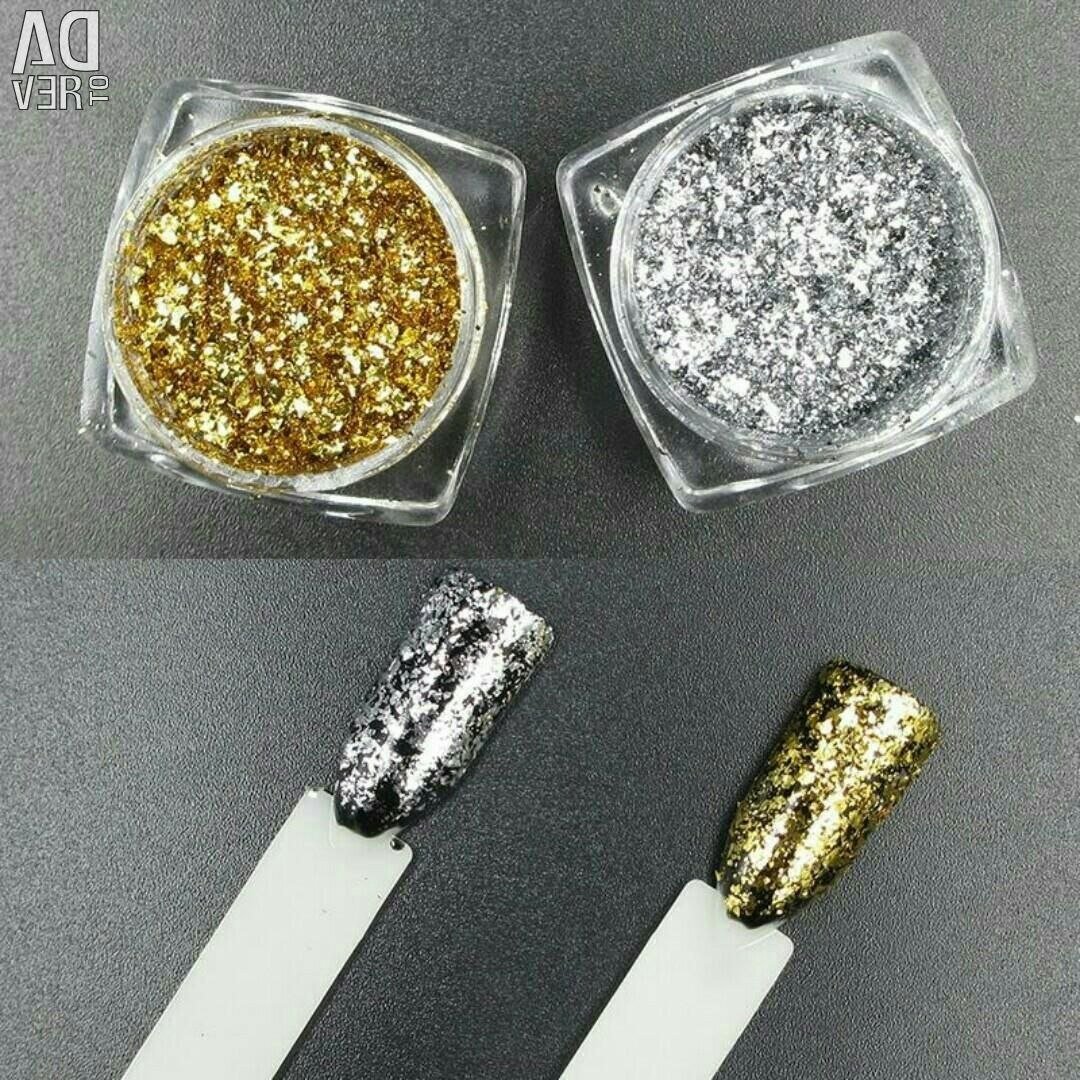 Ногти с золотой поталью