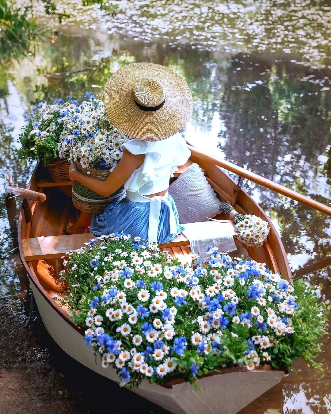 Фотозона с лодкой