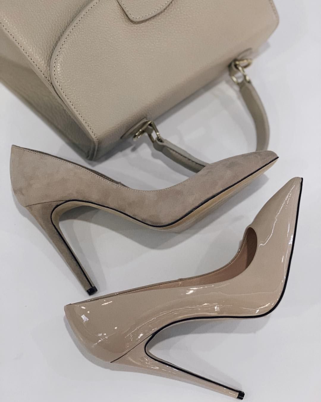 10. Stuart Weitzman Retro Rose Pumps – 1 миллион долларов фото