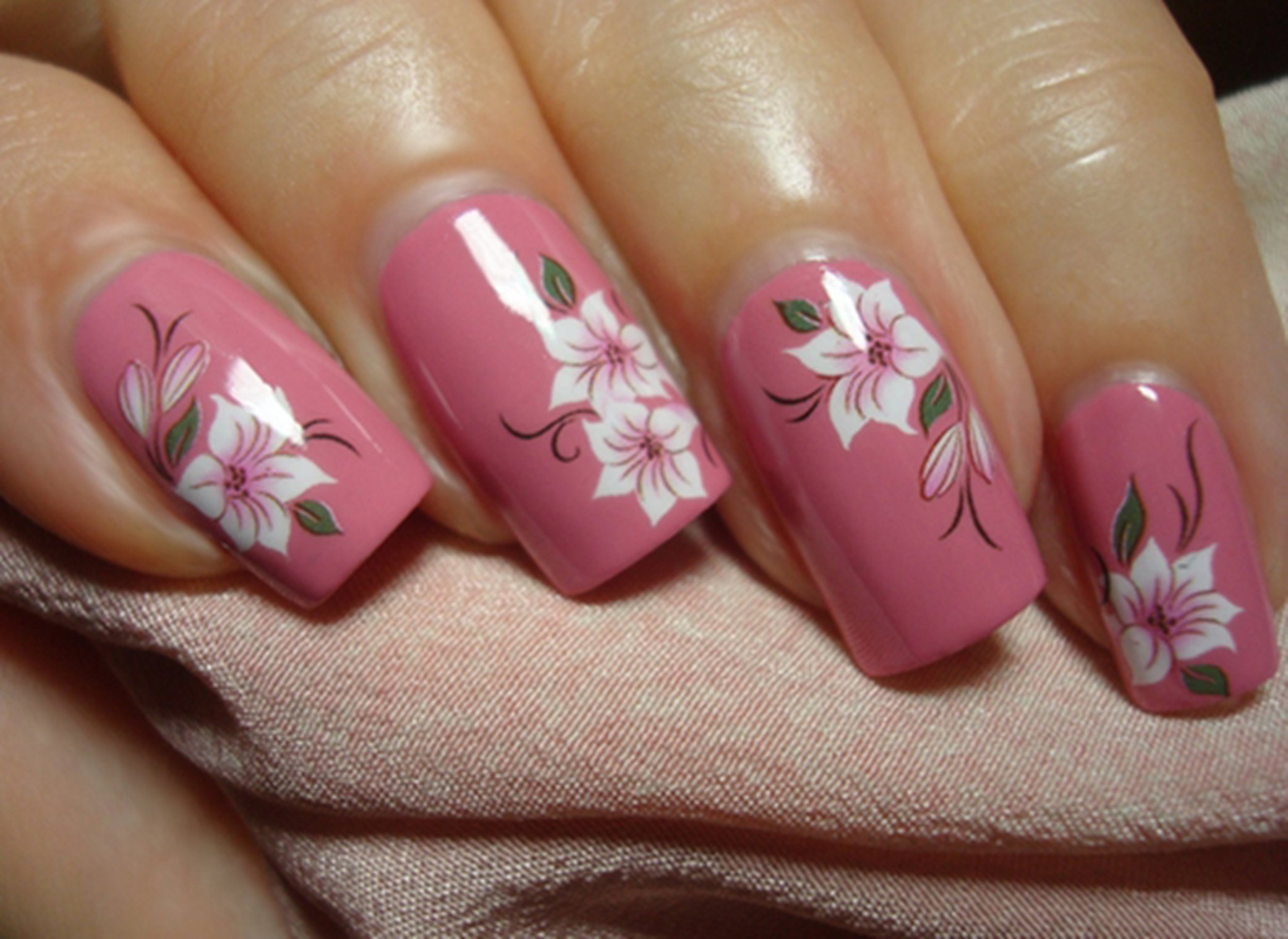 Простой дизайн ногтей на весну. Маникюр цветы. Красивые цветы на ногтях. Ногти с цветочками.